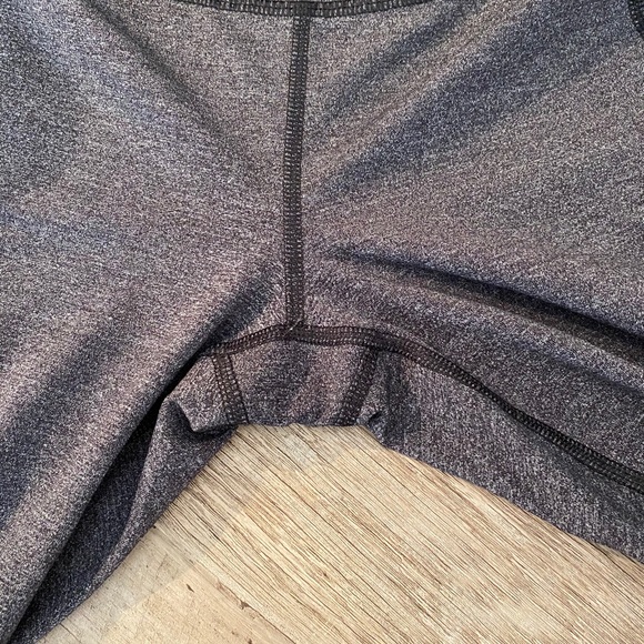 Grey and black mesh lululemon leggings - Picture 9 of 9